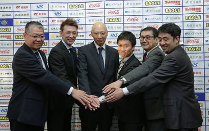 会見出席者グループショット.jpg