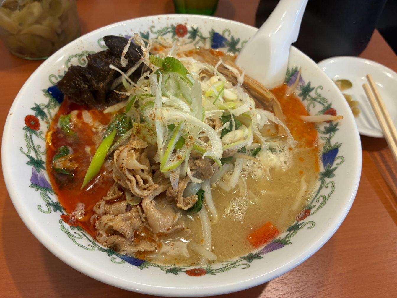 ラーメン・餃子　ハナウタ